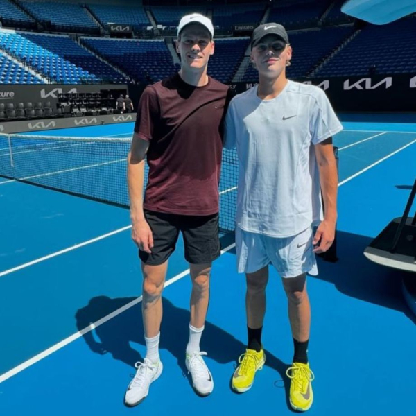 Ллейтон Хьюитт вернулся на корт в 44 года – в паре с 16-летним сыном Крузом он разнёс соперников на турнире в Сиднее