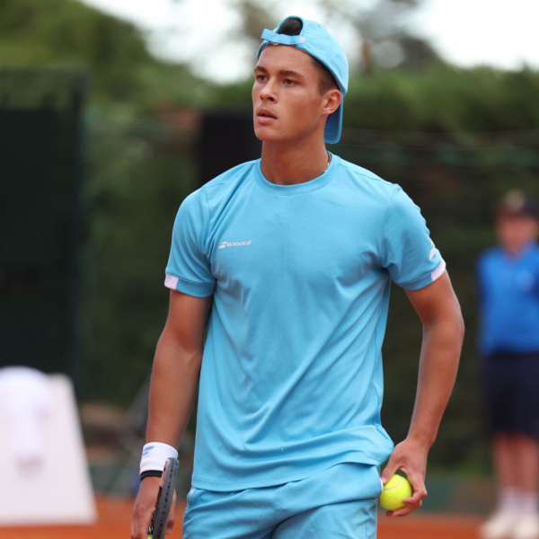 Интервью с российским юниором Саввой Рыбкиным: о победе на юниорском Мастерсе, Федерере, его тренере, Шлемах и любви к шахматам